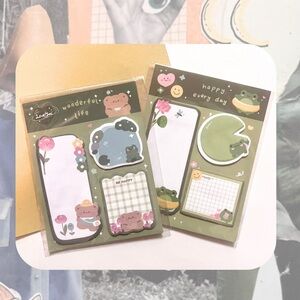 🎉 set of (2) kawaii green frog & bear sticky note set bundle stationery